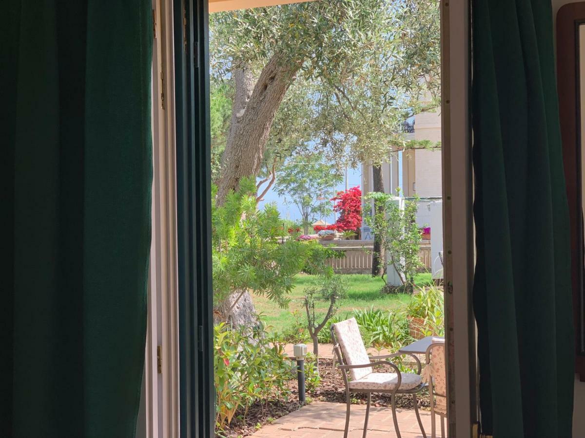 Villino Eleonora Bed & Breakfast Паргелия Екстериор снимка