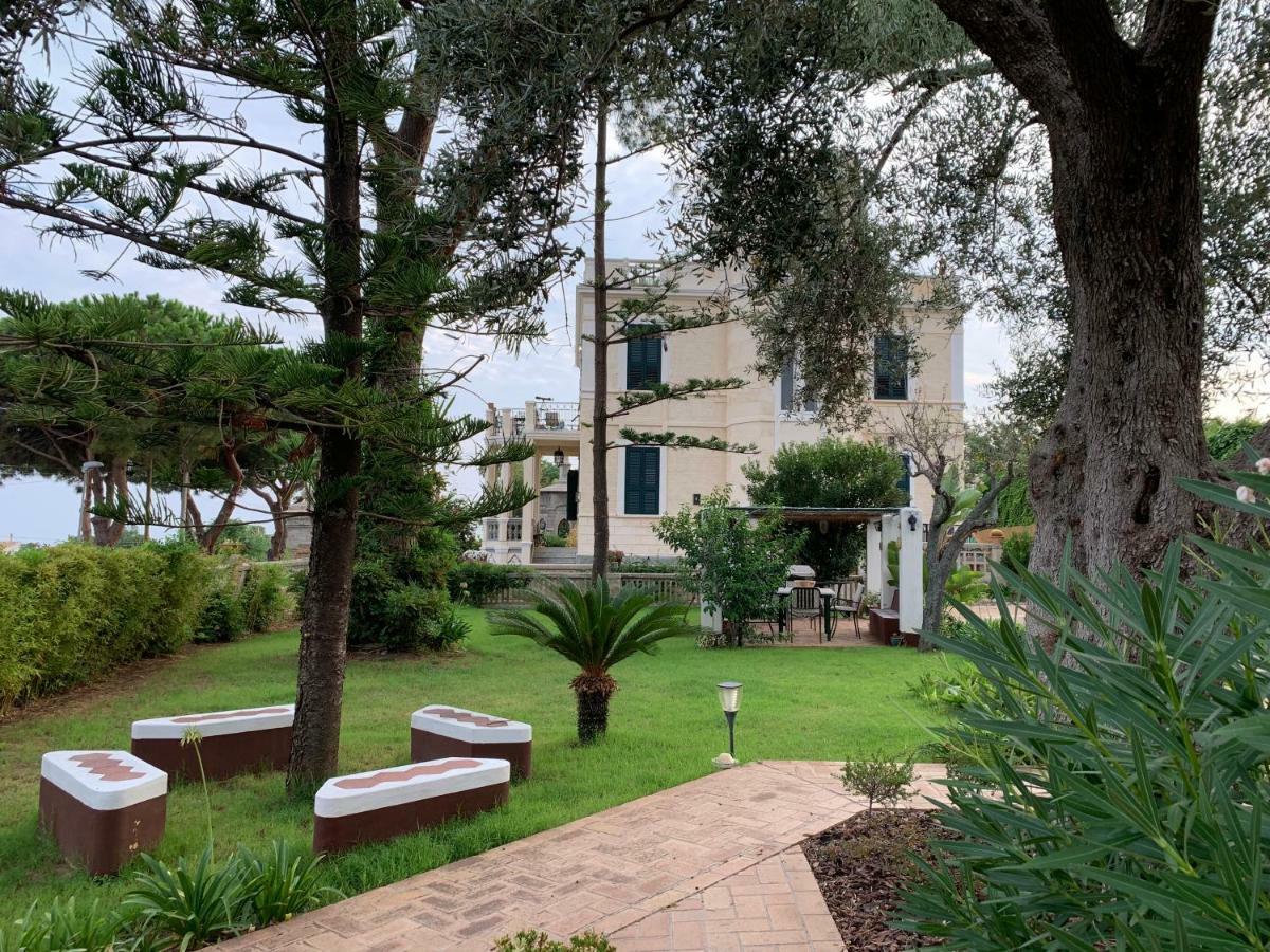 Villino Eleonora Bed & Breakfast Паргелия Екстериор снимка