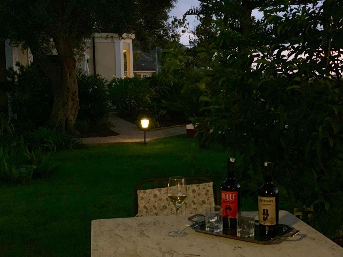 Villino Eleonora Bed & Breakfast Паргелия Екстериор снимка